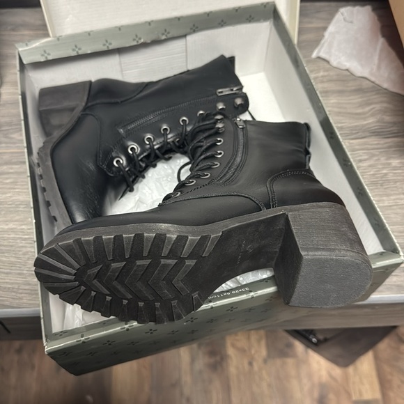 Sun + Stone Sloanie Lace-Up Lug Sole Hiker Booties - Picture 3 of 6